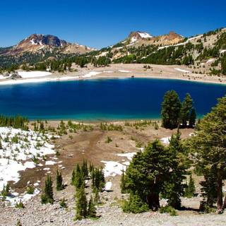 Lassen Volcanic National Park wallpaper