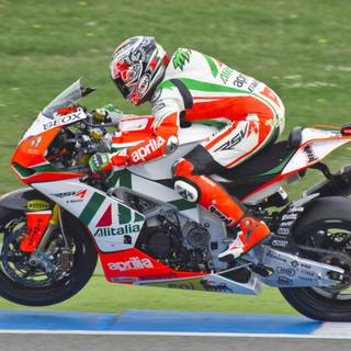 Aprilia RSV4 wallpaper