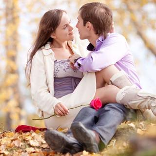 Love couples shayari wallpaper