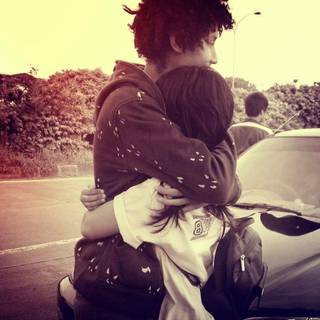 Lovers hug wallpaper