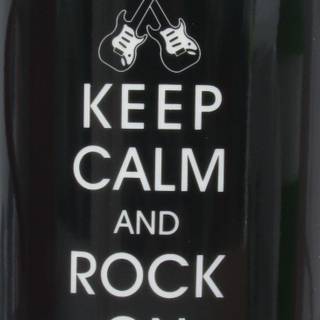 Keep calm and love me wallpaper