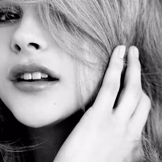 Chloe moretz HD wallpaper