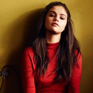 HD wallpaper of selena gomez
