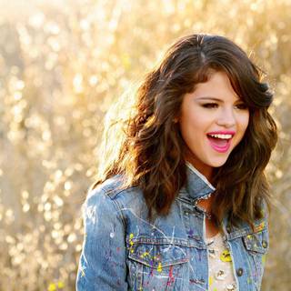 Wallpaper of Selena Gomez
