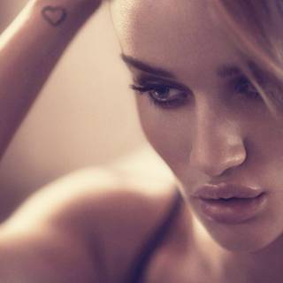 Rosie Huntington-Whiteley HD wallpaper