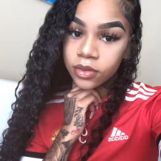 Molly Brazy wallpaper