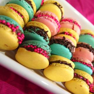 Colorful macarons wallpaper