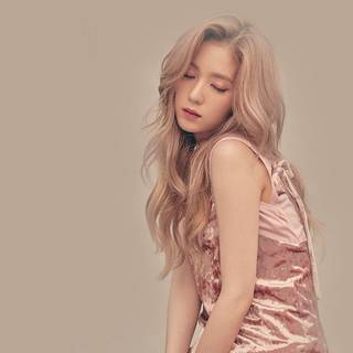 Irene Red Velvet wallpaper