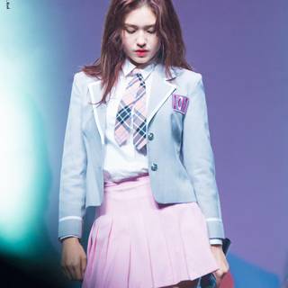 Jeon So-mi wallpaper