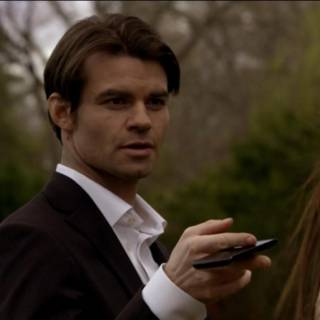 Niklaus Mikaelson wallpaper