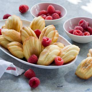 Madeleines wallpaper