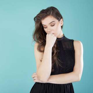 Hailee Steinfeld 2018 wallpaper