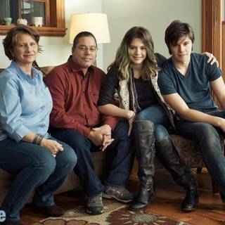 Nicole Maines wallpaper