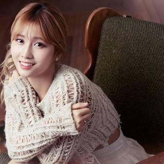 Hirai Momo wallpaper