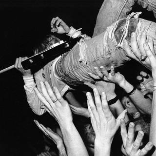 Kurt cobain smoking wallpaper