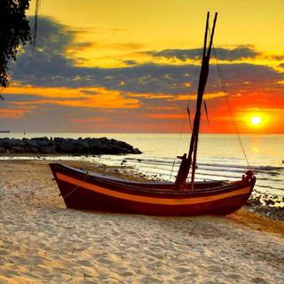 Wallpaper full HD mobile boat