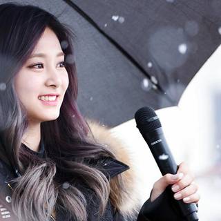 Chou Tzu-yu wallpaper