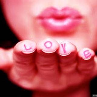 I love you kiss wallpaper