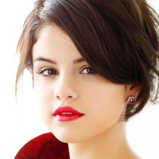 HD wallpaper of selena gomez