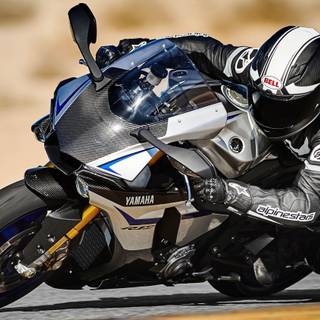 Yamaha r1:HD wallpaper