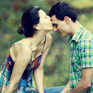 Romantic love hug couple wallpaper