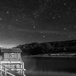 Shiny black wallpaper