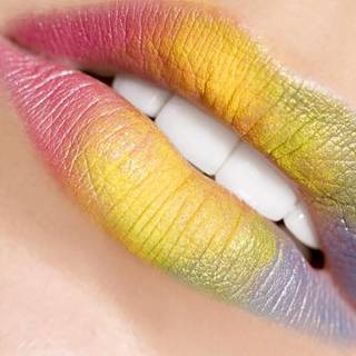 Lipstick desktop wallpaper