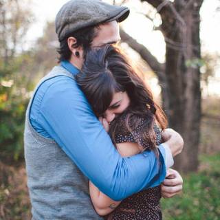 Couples hug  wallpaper