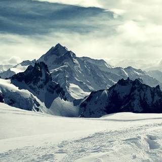 Snowy mountain HD wallpaper