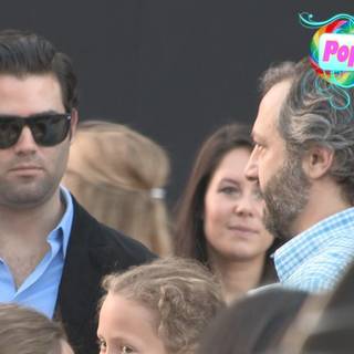 Iris Apatow wallpaper