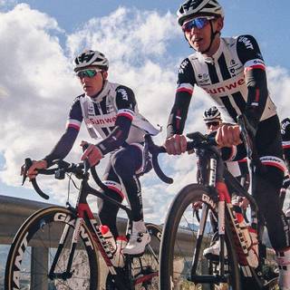 Cycle racing wallpaper