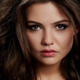 Danielle Campbell wallpaper