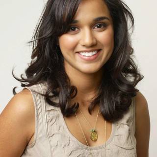 Summer Bishil wallpaper