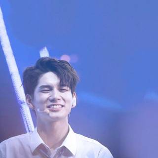 Ong Seongwoo wallpaper