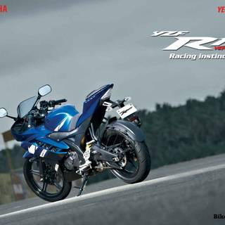 Yamaha YZF R15 V2 wallpaper