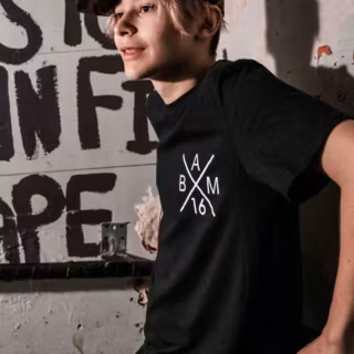 Bars and Melody wallpaper