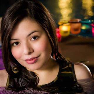 Miranda Cosgrove wallpaper