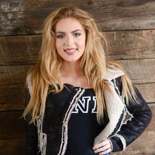 Brighton Sharbino wallpaper