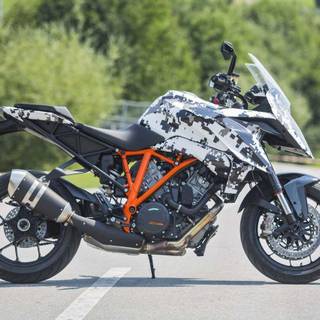 KTM 1290 Super Duke GT wallpaper
