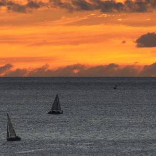 Sunset sailing wallpaper