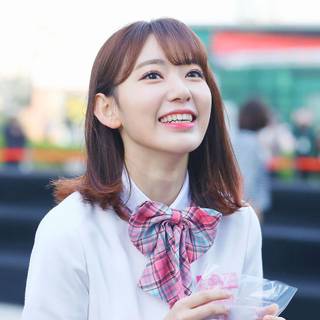 Sakura Miyawaki wallpaper