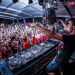 Martin Garrix Android wallpaper