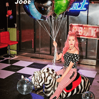 JooE MOMOLAND wallpaper