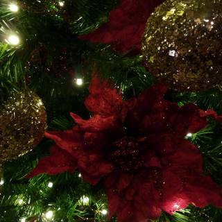 Christmas tinsel wallpaper