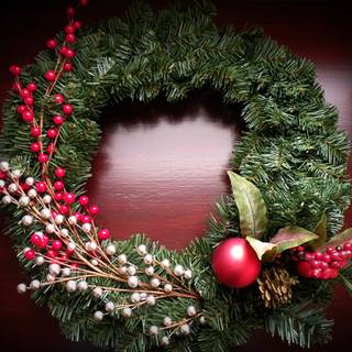 Christmas wreaths wallpaper