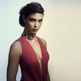 Lara Pulver wallpaper