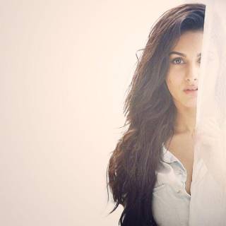 Amyra Dastur wallpaper