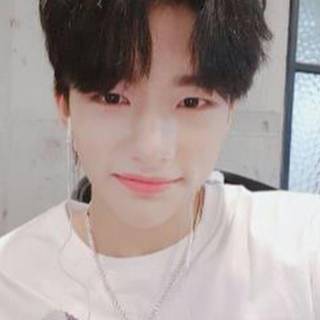 Hwang Hyun-jin wallpaper