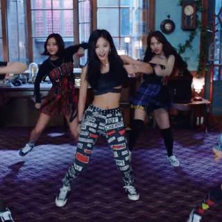 TWICE Yes or Yes wallpaper