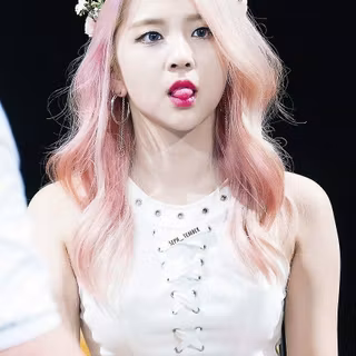 Jeon Ji-woo K.A.R.D. wallpaper